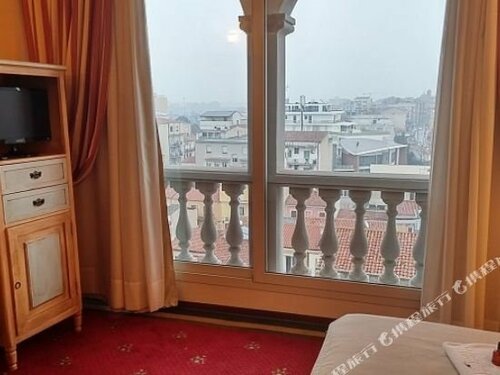 Colonna Palace Hotel Mediterraneo, Забронировать Отель Отели Ольбия с бассейном, рядом с Church of St. Paul the Apostle, Бассейн