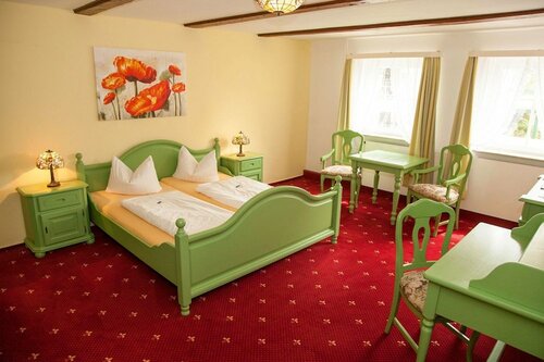 Hotel Der Muehlenhof, Забронировать Отель Отели земли Шлезвиг-Гольштейн с парковкой, Парковка