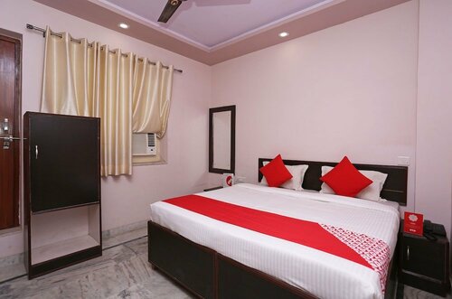 OYO 22661 Hotel The Drizzle, Забронировать Отель Отели штата Уттар-Прадеша с парковкой, Парковка