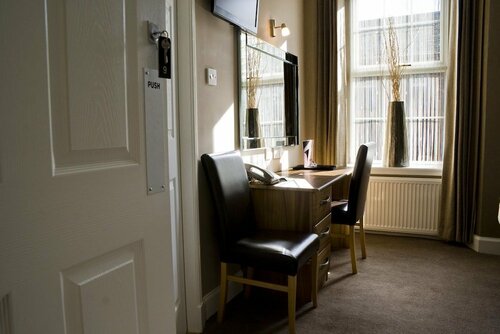 The Fairburn Hotel, Забронировать Отель Мохлин Эйршир