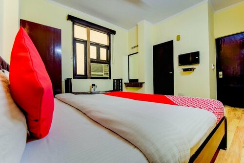 OYO 22154 Hotel Delhi Darbar, Забронировать Отель Карол-Бах 