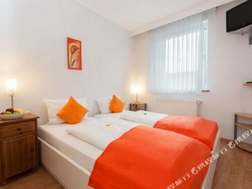 Hotel Celina Niederrheinischer Hof, Забронировать Отель Отели Крефельд 3 звезды, 3*