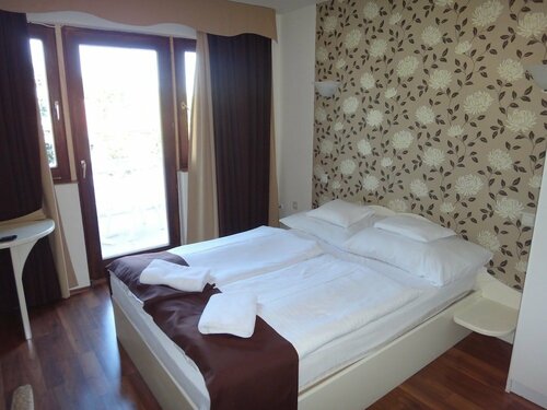 Hotel Viktória, Réserver Hôtel Balatonalmádi 