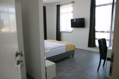 Motel Schönefeld, Забронировать Мотель Отели Гросцитен с парковкой, Парковка