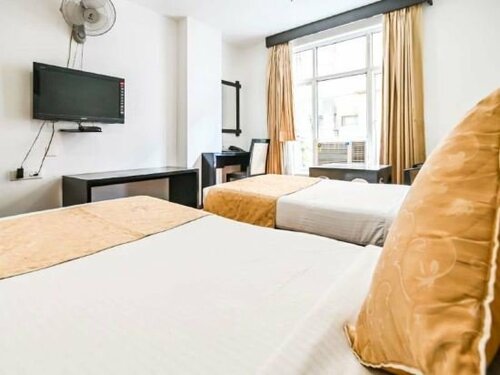 Clarks Inn Kaushambi, Забронировать Отель Отели Газиабад с бассейном, Бассейн