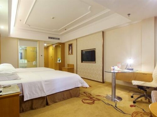 Vienna International Hotel, Prenota Hotel Hotel a Guangdong con parcheggio, Parcheggio