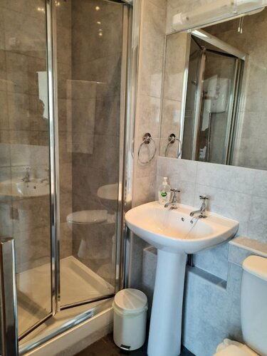 Oaktree Lodge, Rezervați Hotel Hoteluri de afaceri în Merseyside, 4* 5*