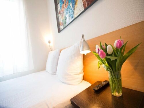 Quentin Museum Square Hotel, Забронировать Отель Отели Амстердама с парковкой, рядом с Площадь Лейдсеплейн, Парковка