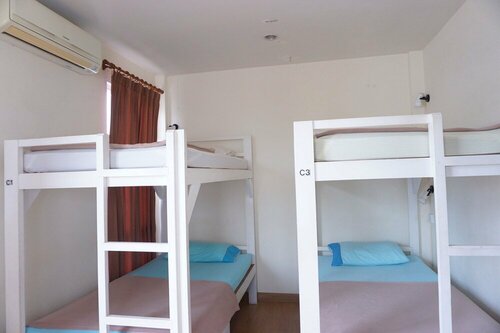 Ananas Phuket Hostel, Забронировать Хостел Хостелы Пхукета Таун, рядом с Старый город Пхукета, Хостел