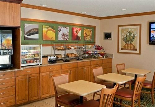 Fairfield Inn & Suites by Marriott Chicago Naperville/Aurora, Book Hotel Hoteller i Chicago med parkering, Parkering