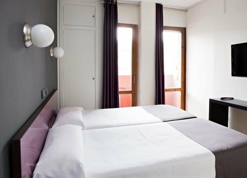 Hostal Un Punto Chic - Joaquin Costa, Забронировать Хостел Уэска 