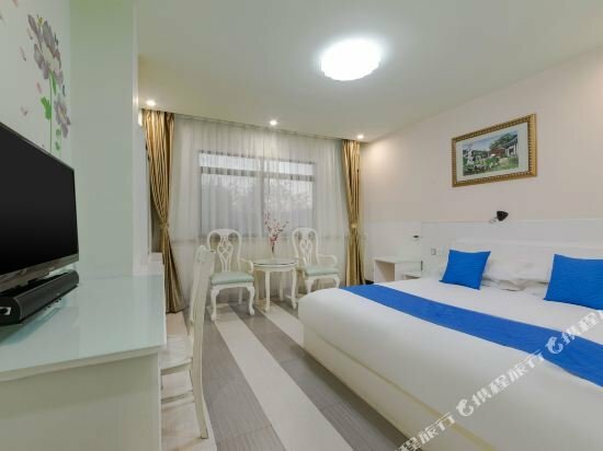 Shanghai Blue House Business Hotel
