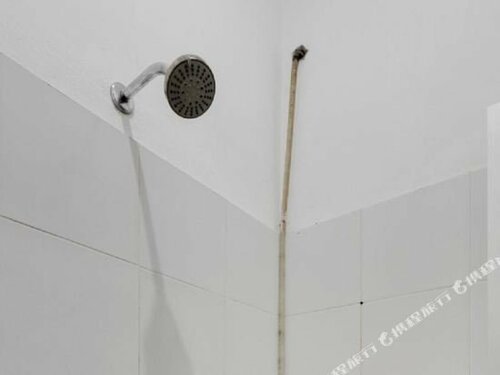 RedDoorz near Stadion Kompyang Sujana Bali, Забронировать Отель Недорогие отели провинции Бали, недорого