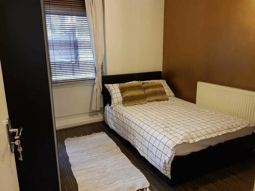 East Central London Guest House - Apartment, Забронировать Гостевой дом Отели Большого Лондона с парковкой, Парковка