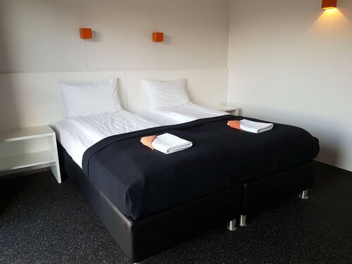 Seljavellir Guesthouse, Book Pension Bjarnanes Island