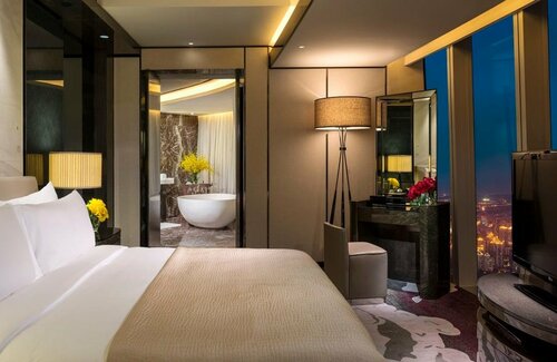 Four Seasons Hotel Guangzhou, Забронировать Отель Отели Гуанчжоу 5 звезд, рядом с Площадь Flower City, 5*