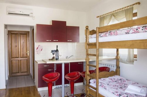 Guesthouse Pavlin, Book Hotel Hotels in Zagreb with Parking, Parking