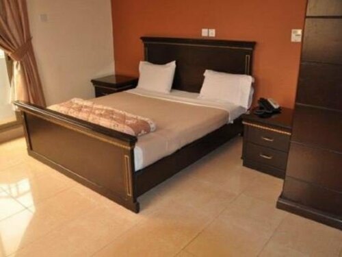 Sleep Inn Hotel - City Centre, Buchen Sie Hotel Kisutu Daressalam
