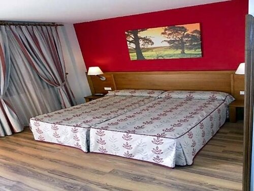 Hotel Milagros Rio Riaza, Book Hotel Hoteller i Castile and Leon med parkering, Parkering