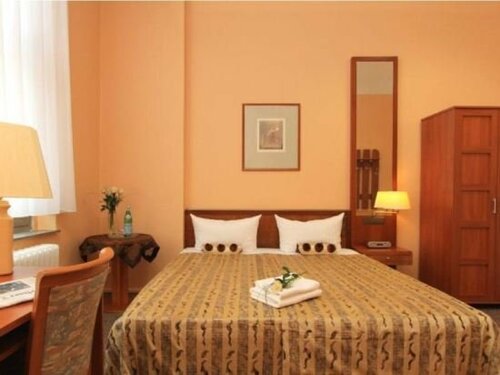 Hotel Potsdamer Hof Berlin am Potsdamer Platz, Забронировать Отель Отели Берлина с парковкой, рядом с Бюловштрассе, Парковка
