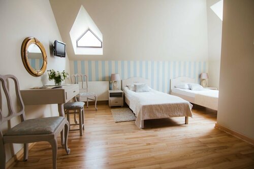 Dwór Konstancin, Book Hotel Hoteller i Masovia med parkering, Parkering