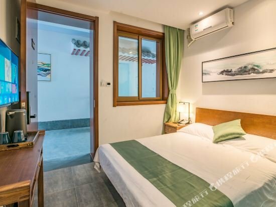Guipu Courtyard Hotel