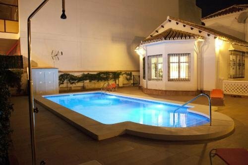 Holidays2 Villa Mercedes Center, Забронировать Отель Фуэнхирола Коста-дель-Соль