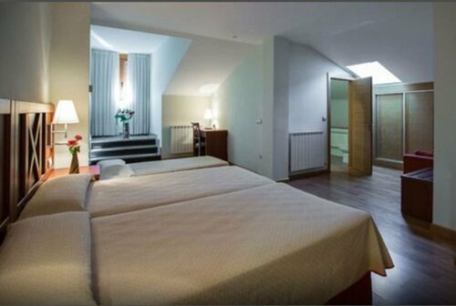 Hotel Meleiros, Book Hotel  