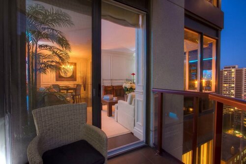 Sky Suites Yorkville, Забронировать Отель Отели Торонто с парковкой, Парковка
