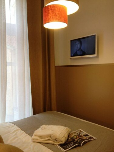 Hôtel de la Croix-Rousse, Забронировать Отель 04. Ла-Круа-Рус Лион, рядом с Кюир