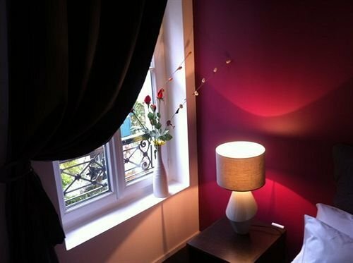 Hôtel Clairefontaine, Забронировать Отель 14-й округ: Монпарнас Париж, рядом с Ресторан La Couple