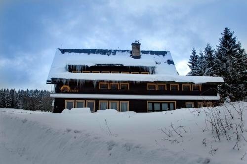 Chata Slunečnice, Book Hotel Hoteller i Liberec Region med parkering, Parkering