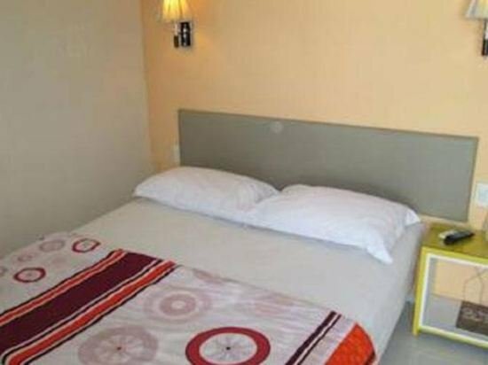 Dewarna Hotel Arifin