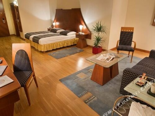 Grandhotel Zvon, Buchen Sie Hotel Budweis Südböhmen