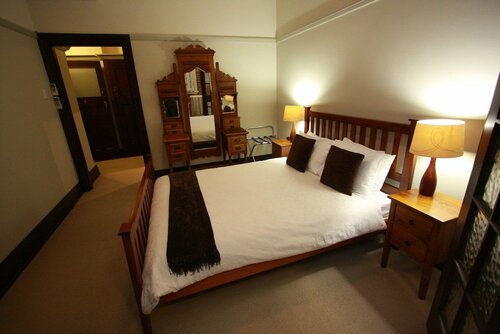 The Bank Guesthouse, Забронировать Отель Вингхэм North Coast New South Wales