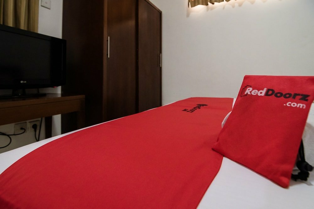 RedDoorz Plus at Buah Batu