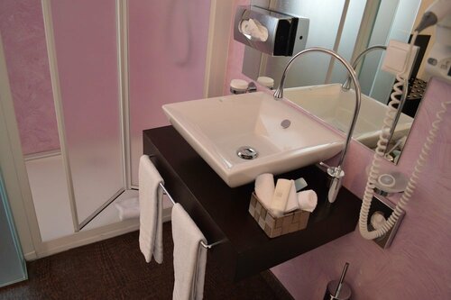 Boutique Hotel La Rinascente, Varaa Boutique-hotelli Locarno 