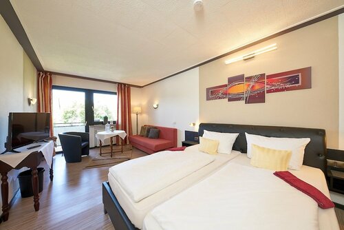 Landhotel Rosenberg, Забронировать Отель Озан-Монцель Мозель - Германия