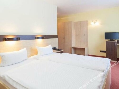 Hotel Mit-Mensch, Забронировать Отель Лихтенберг Берлин