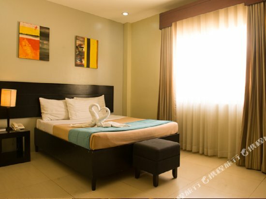 Holiday Suites Hotel & Resort