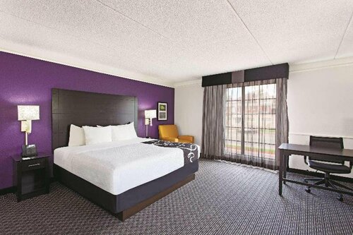 La Quinta Inn by Wyndham Fresno Yosemite, Забронировать Отель Фресно Калифорния