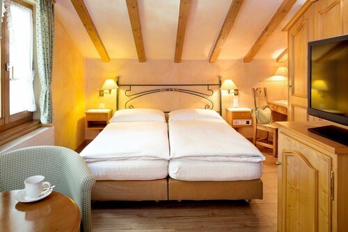 Hotel Garni Romantica, Varaa Hotelli Zermatt 