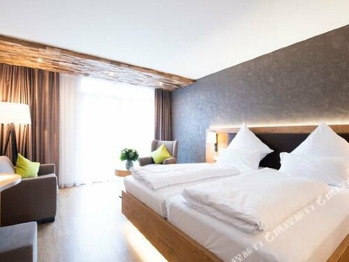 PETERS Hotel & Spa, Забронировать Курортный отель Хомбург 