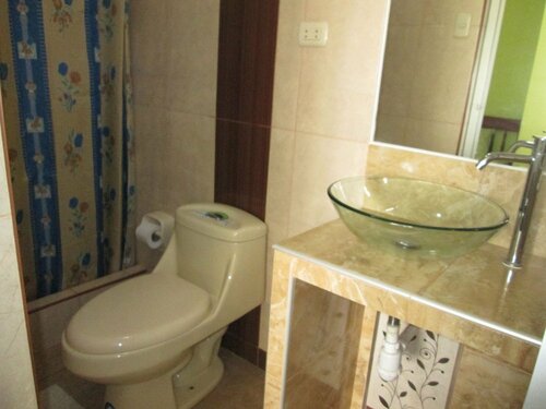 Hostal LUK\ANAS, Забронировать Хостел Недорогие отели Трухильо, рядом с Trujillo City Cathedral, недорого
