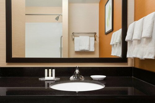 Fairfield Inn & Suites by Marriott Weirton, Брондау Қонақ үй Уиртон 