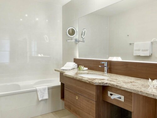 Schlosspark Mauerbach, Rezervovat Hotel Wellness hotely v Mauerbach, SPA