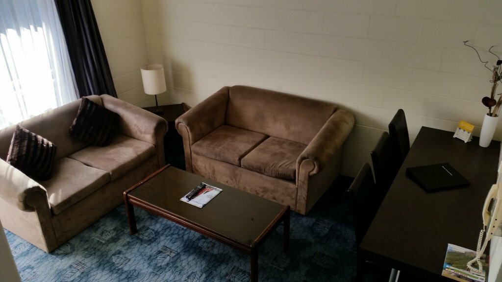 Admirals Motor Inn