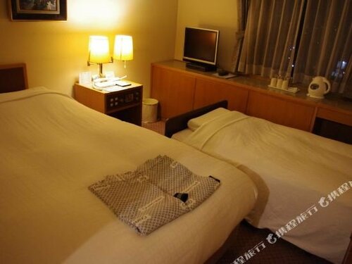 Ichikawa Grand Hotel, Забронировать Отель Итикава Тиба