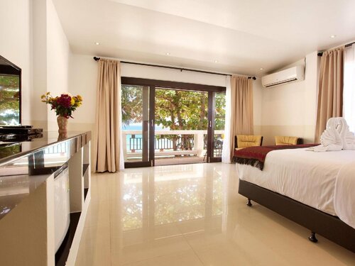 Crystal Bay Beach Resort, Забронировать Курортный отель Тхонг-Такиан Ламаи-Бич