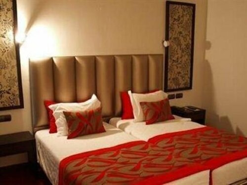 Hotel Dighton, Забронировать Отель Отели Бейра-Алта 4 звезды, 4*
